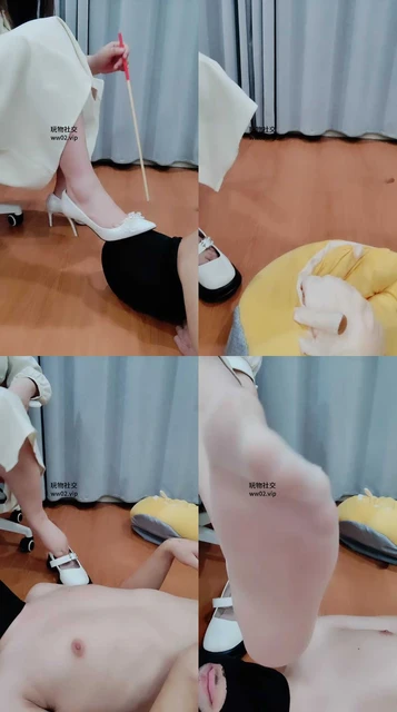 【拽拽】掐乳/肉丝脚踩虐狂舔