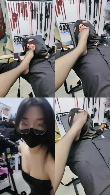 【月色】原味黑丝脚踩脸窒息/赏赐圣水