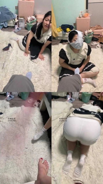 【白兔】闺蜜磕头求闻棉袜-内裤套头【续集】