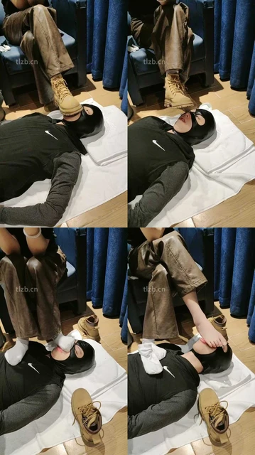 【玥野兔】短靴白棉袜踩狗脸