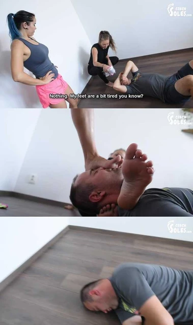 【欧美女王】CS-女神脱下健身后的臭袜子踩在狗鼻子上使劲闻！拍贱狗闻臭袜照片