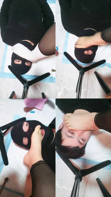 【冰晶女皇】臭白袜脚捂狗口鼻