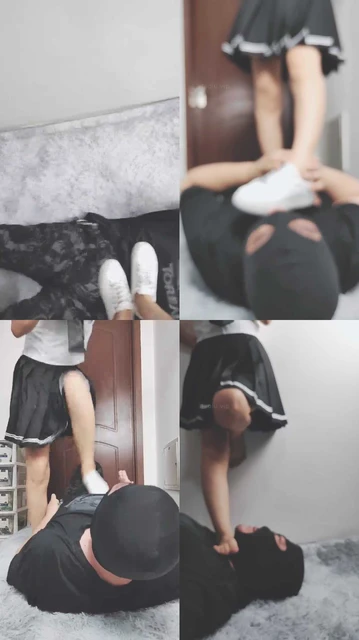 【萌宝儿】插嘴深喉/小白鞋踩踏/袜子塞嘴/掐脖踩脸