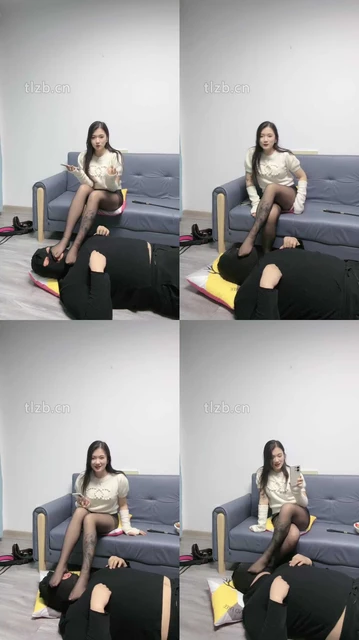 【尤尤子】脚耳光/黑丝踩脚垫/喂口水