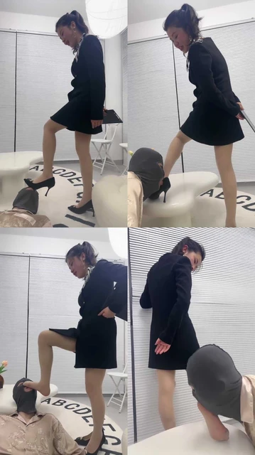 【狗哥】银行白领高跟踩狗舌-原味肉丝脚捂狗