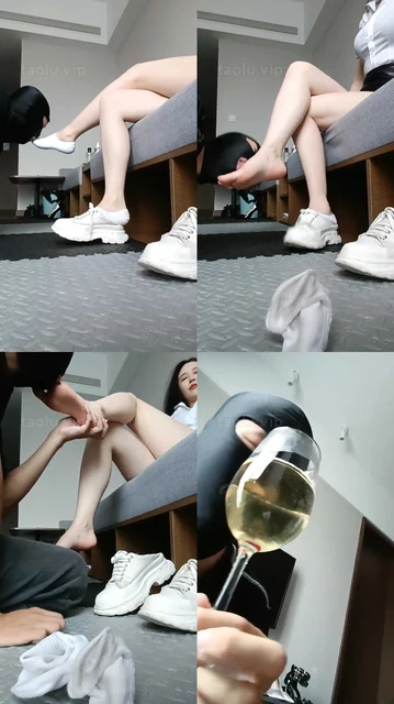 【苏州kk老师】喝圣水/闻舔小白鞋白袜