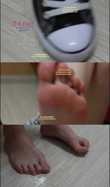 【小妮女主】第一视角口水羞辱，贱狗快来舔我吐到鞋袜上的口水