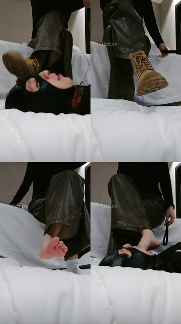 【玥野兔】狂舔短靴原味棉袜裸足