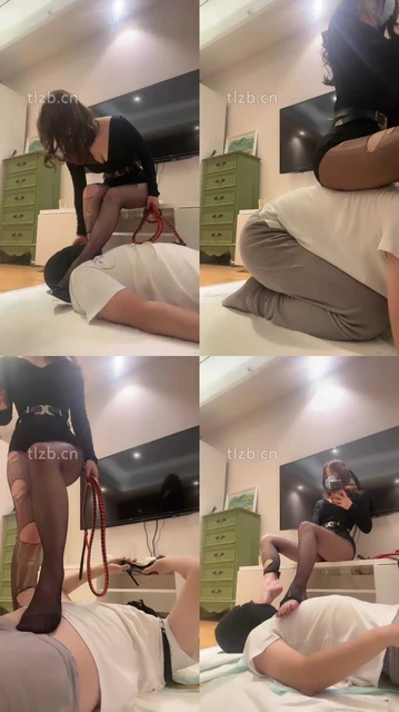 【馨馨】高跟黑丝踩地毯/赏赐圣水