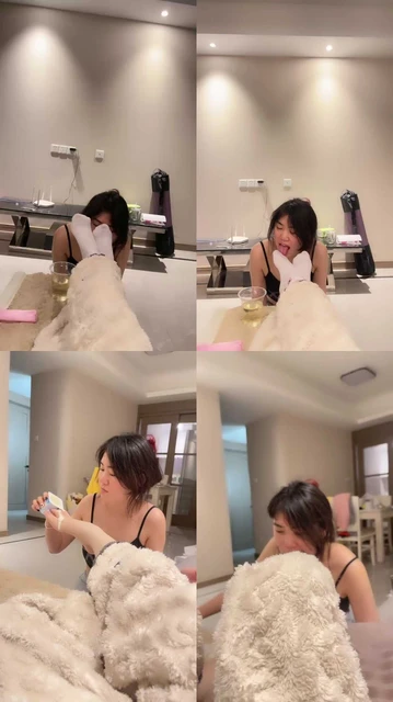 【橘子没熟】母畜-边舔原味白袜jio/边喝圣水/舔脚趾